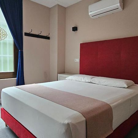 Rooms Luxury Madrid Exterior photo