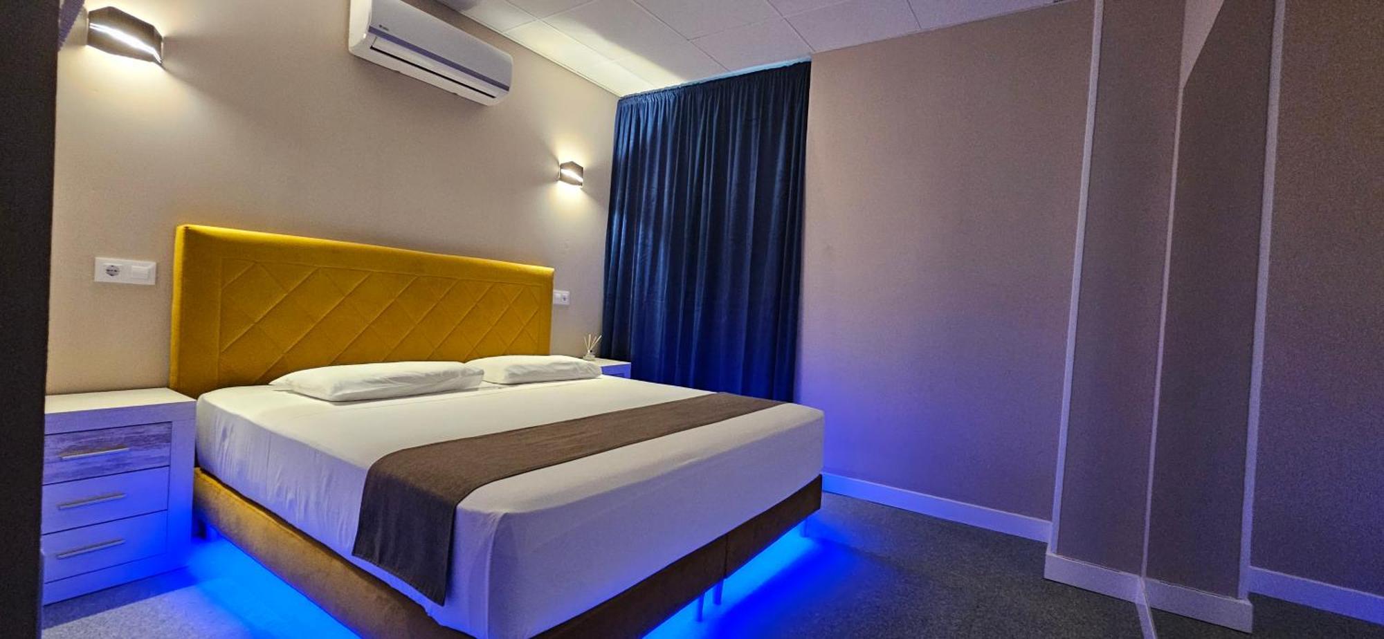 Rooms Luxury Madrid Exterior photo
