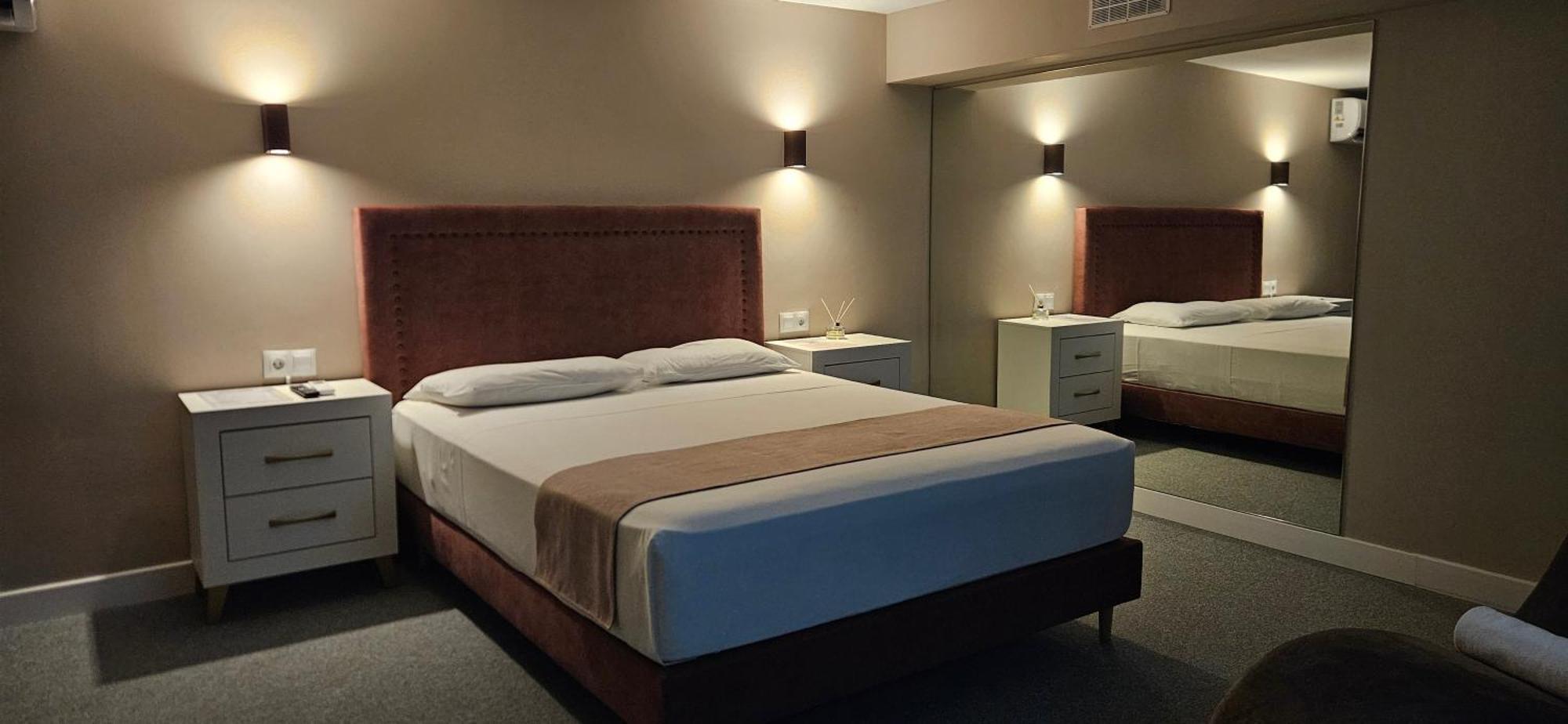 Rooms Luxury Madrid Exterior photo