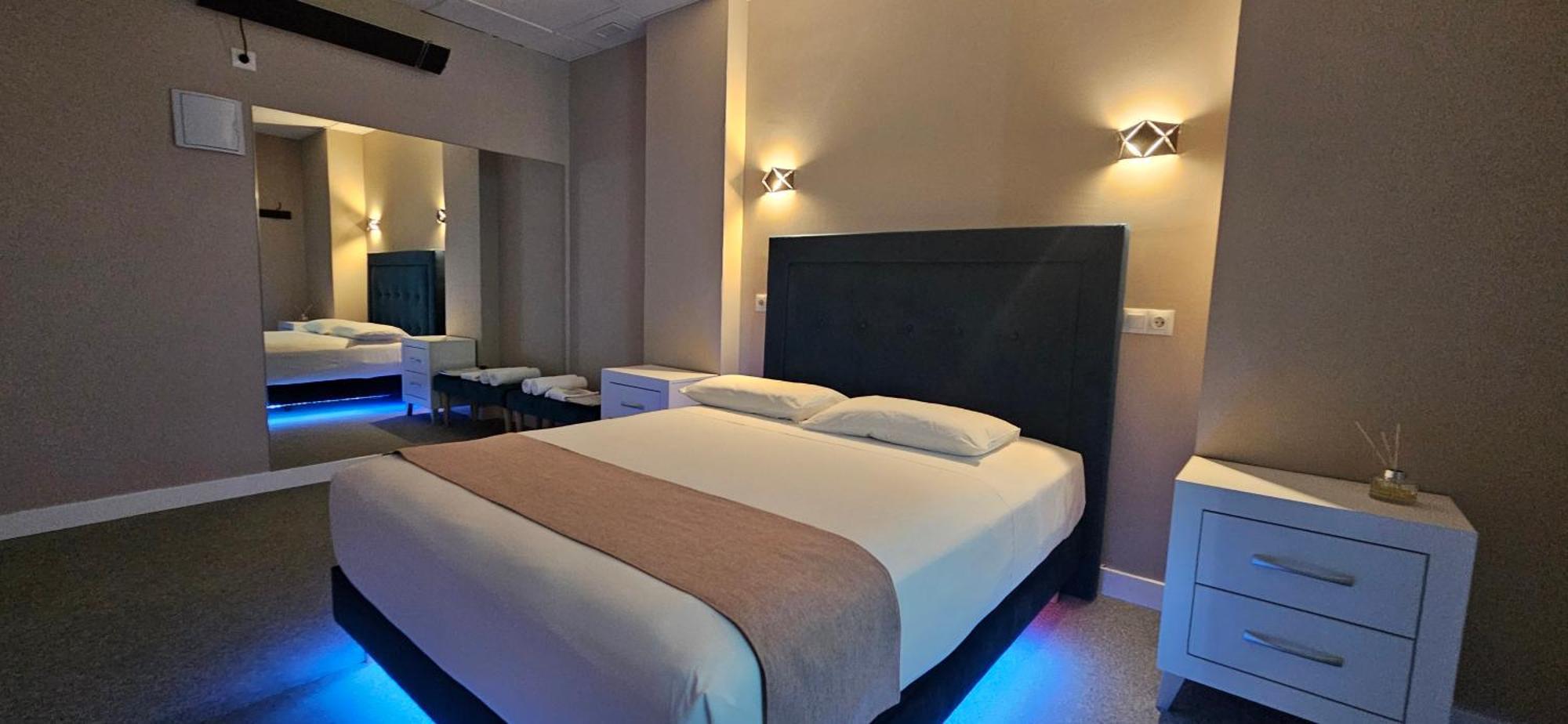 Rooms Luxury Madrid Exterior photo